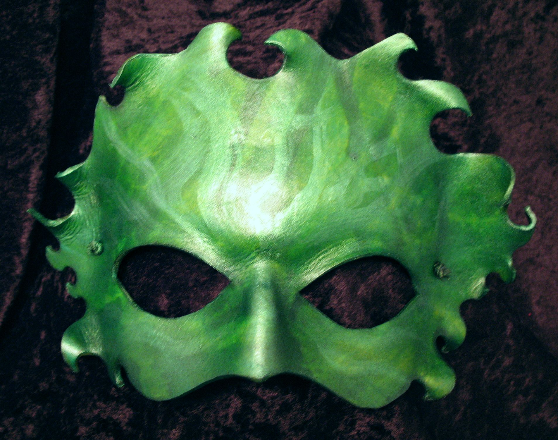 Green wisps Zephyr mask.